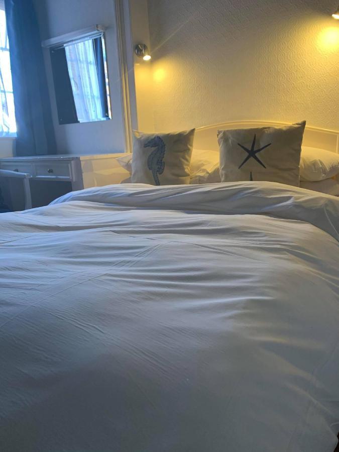 Ye Olde White Harte Hotel Burnham-on-Crouch Екстер'єр фото