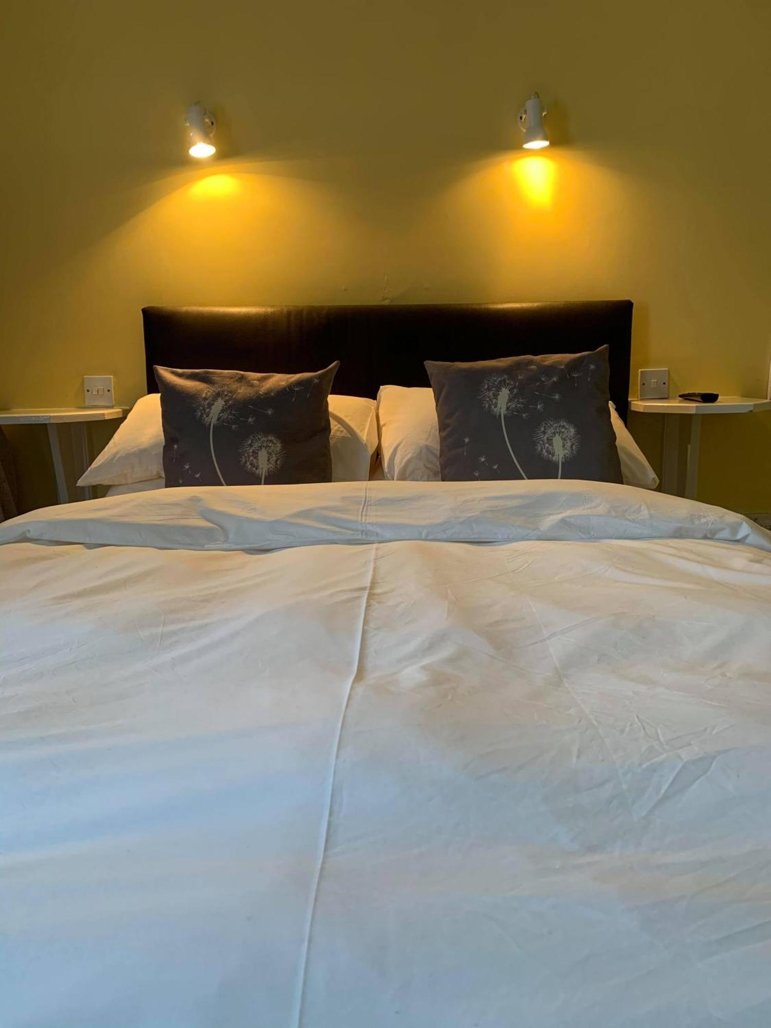 Ye Olde White Harte Hotel Burnham-on-Crouch Номер фото