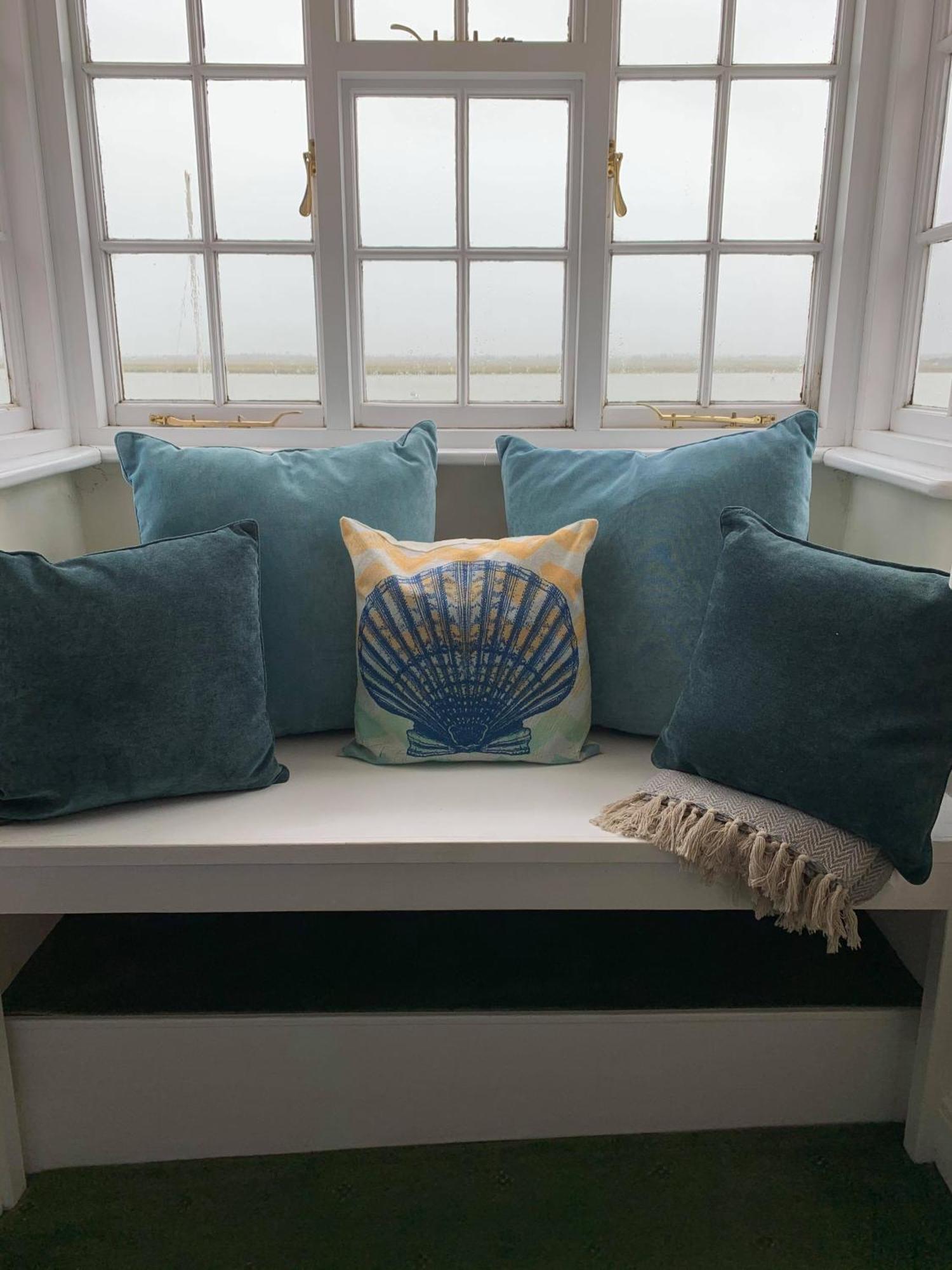 Ye Olde White Harte Hotel Burnham-on-Crouch Номер фото