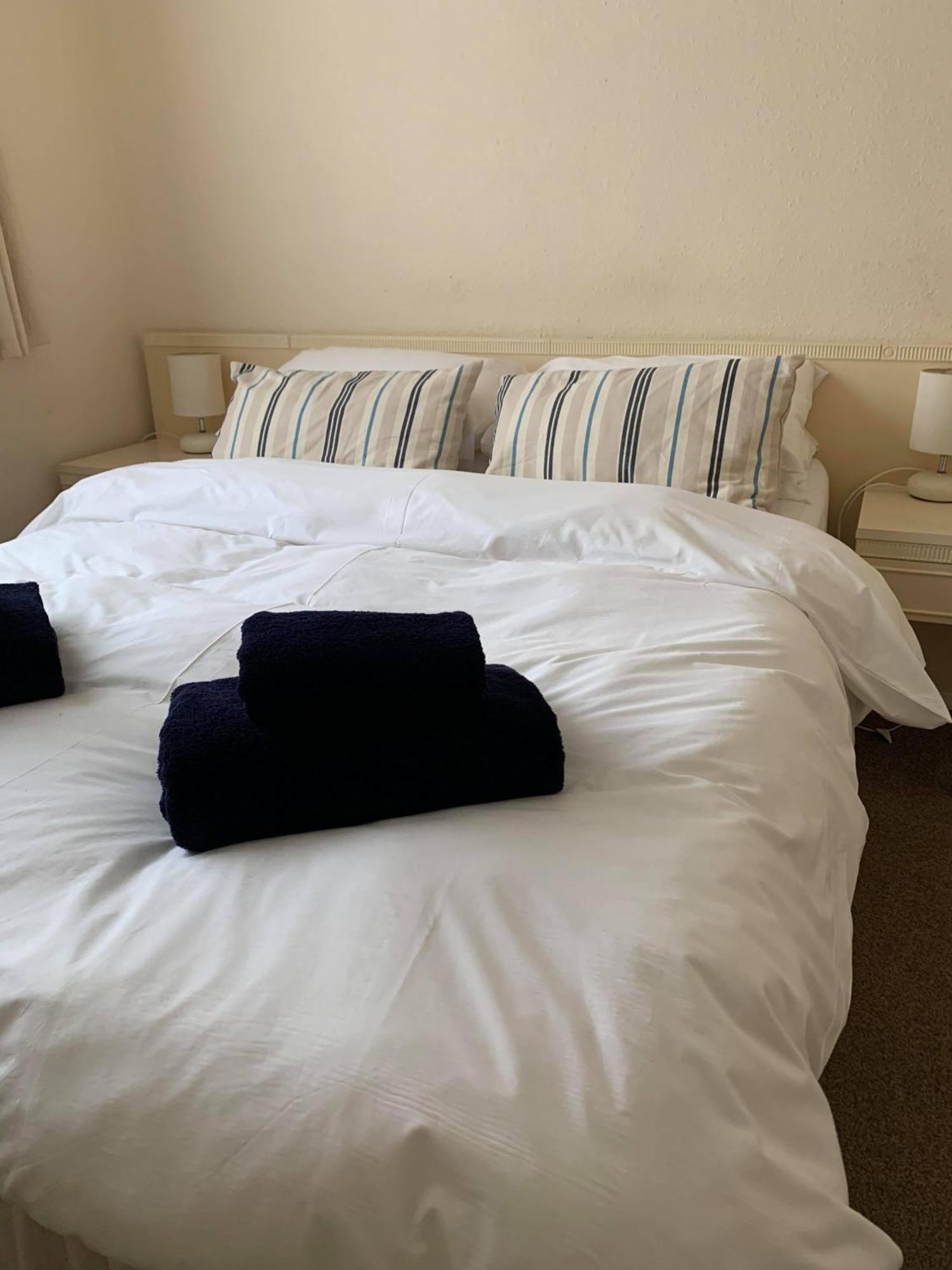 Ye Olde White Harte Hotel Burnham-on-Crouch Номер фото