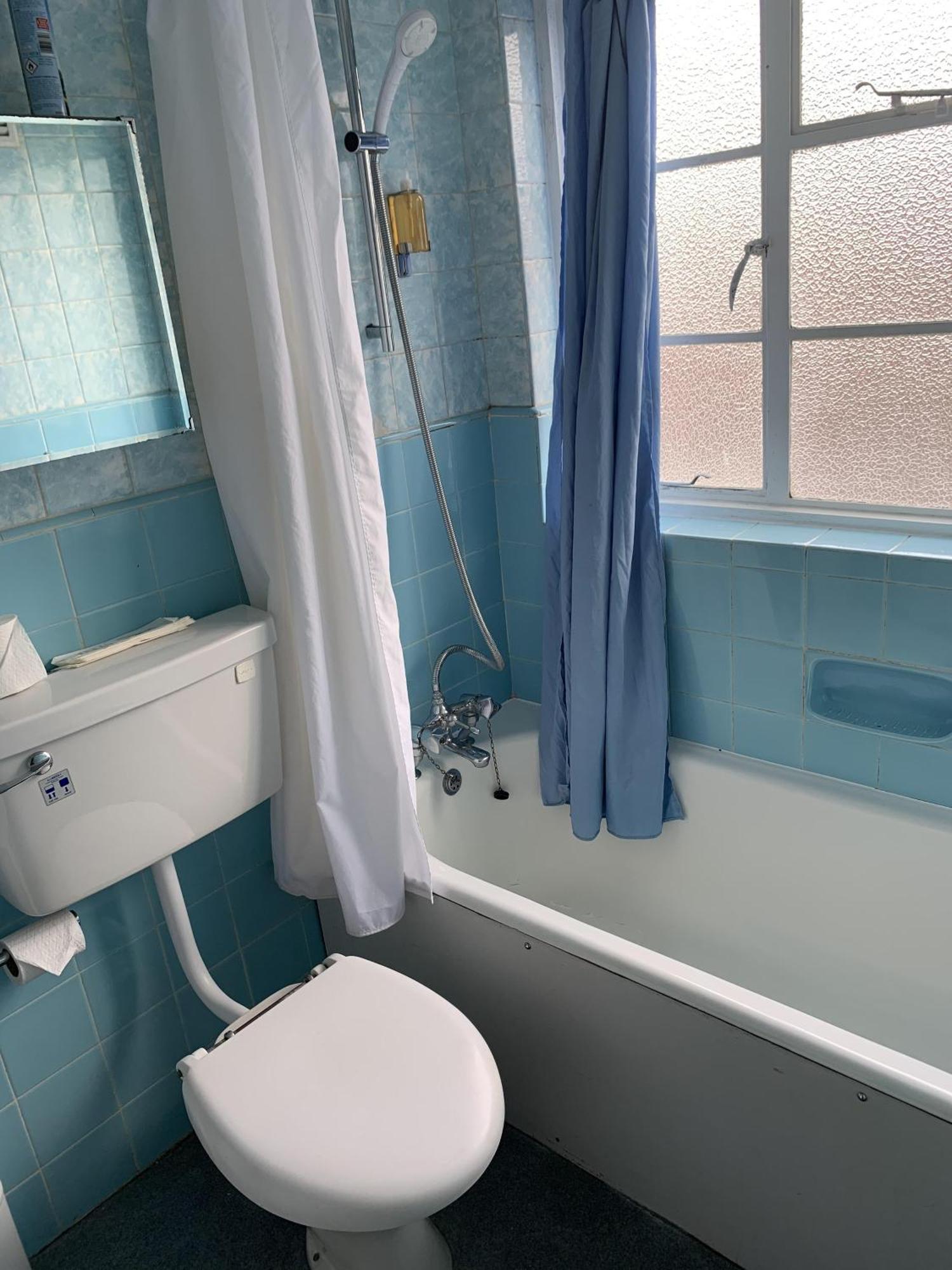 Ye Olde White Harte Hotel Burnham-on-Crouch Номер фото