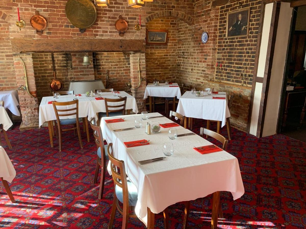 Ye Olde White Harte Hotel Burnham-on-Crouch Екстер'єр фото
