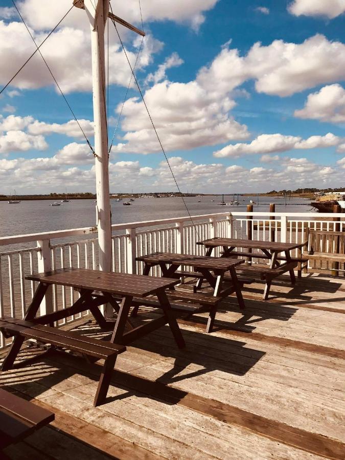 Ye Olde White Harte Hotel Burnham-on-Crouch Екстер'єр фото