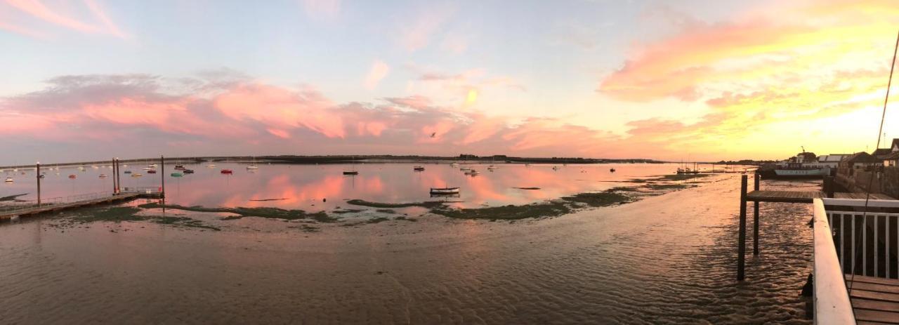 Ye Olde White Harte Hotel Burnham-on-Crouch Екстер'єр фото